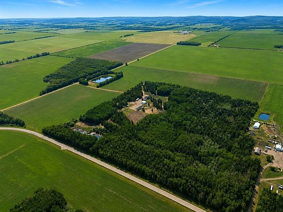 3rd image of 104262 Range Road 151