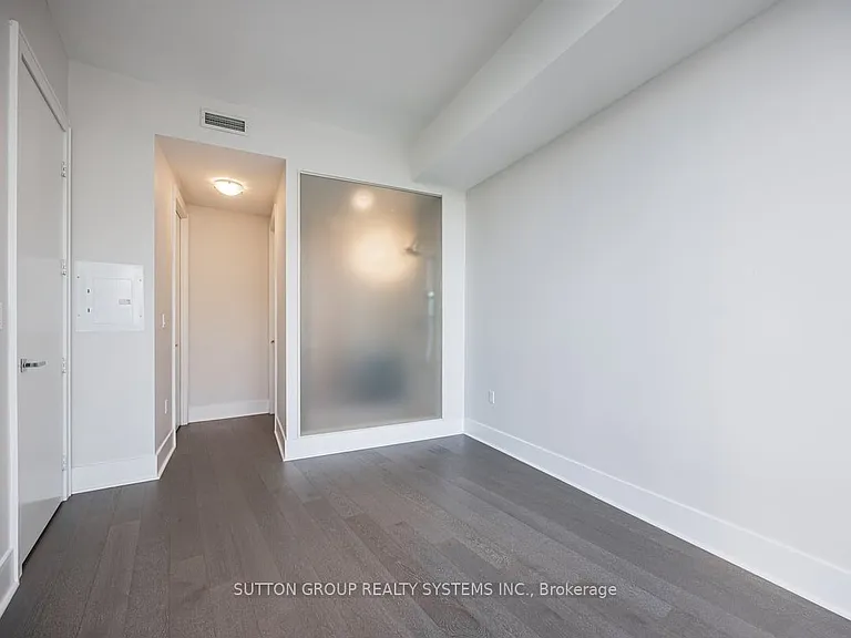 29 Queens Quay E #1008 — Photo 19