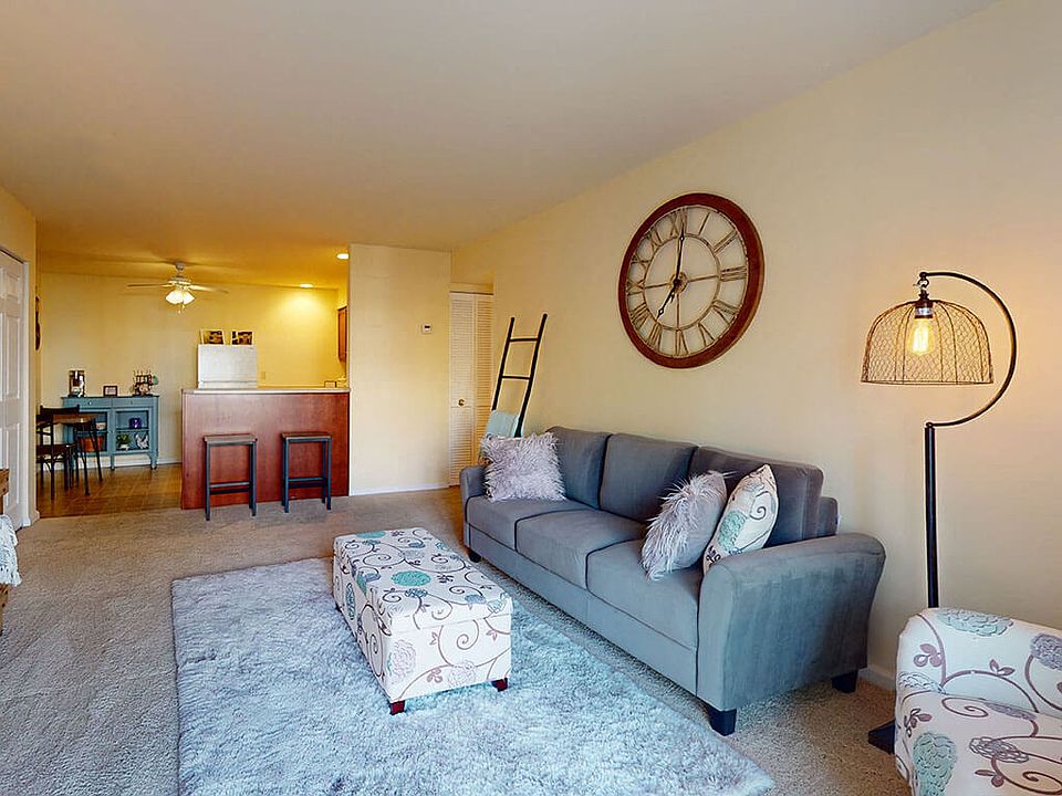 Spacious Living Room