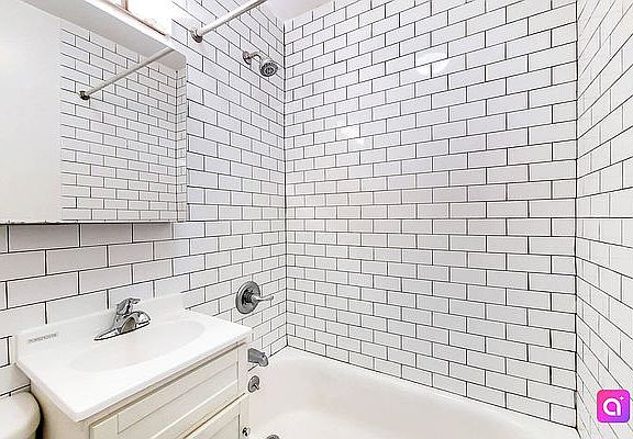 4th image of 316 E 90th St #1A