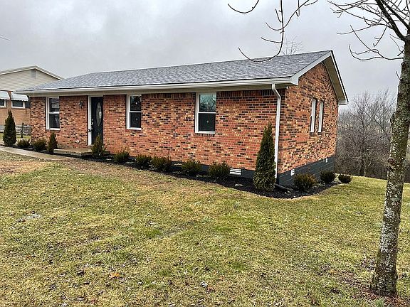 2nd image of 115 Robin Dr