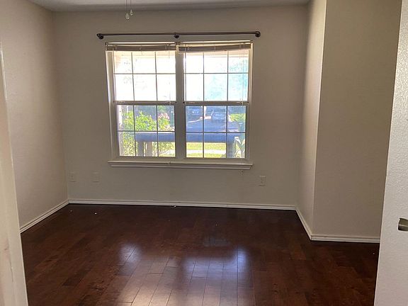 4th image of 3714 Julianas Way
