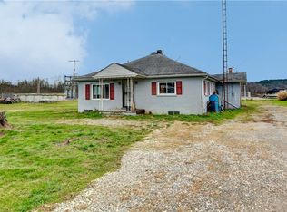7834 Kilpatrick Dr S, Uhrichsville, OH 44683