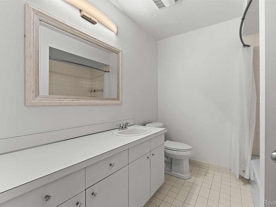 6680 Ridgefield Cir Apt 201, photo 22