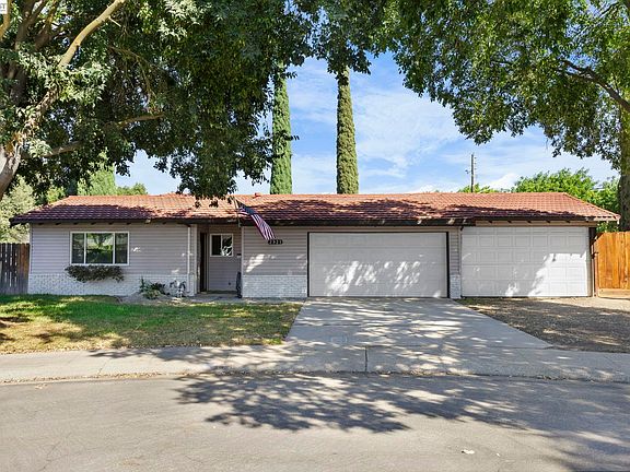 3rd image of 2921 Rimrock Ct