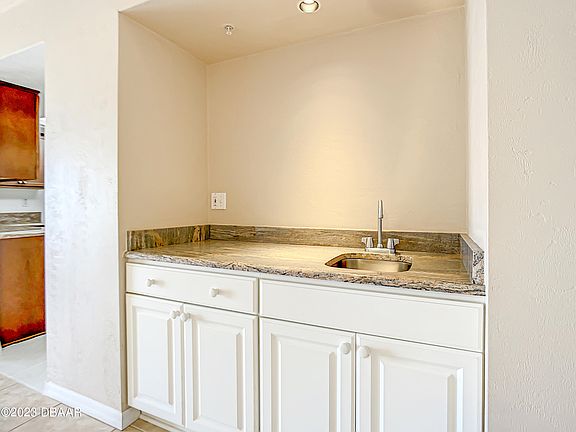 5th image of 1 John Anderson Dr APT 502