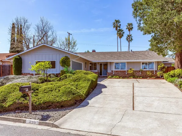 12201 Viewoak Dr, Saratoga, CA 95070