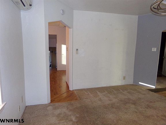 3rd image of 119 W 22nd St