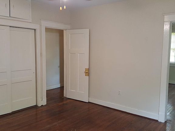 4th image of 7430 Oak St #B