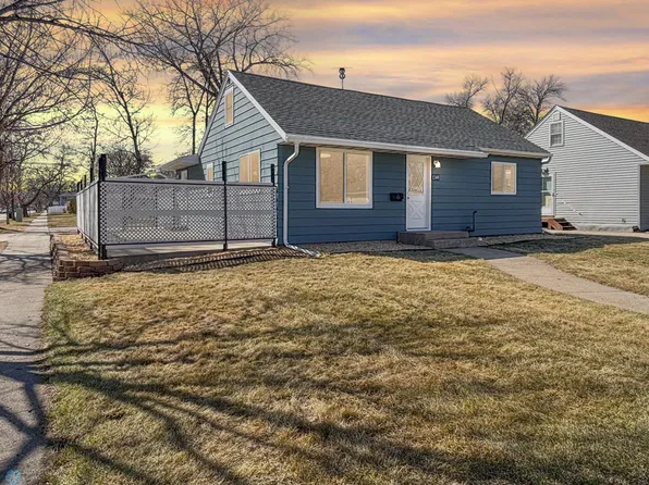 1349 14 1/2 St S, Fargo, ND 58103