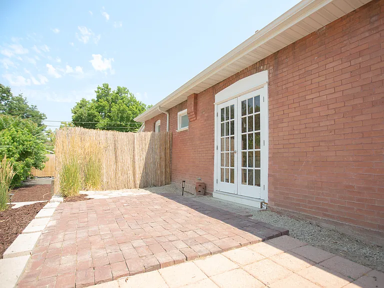 1203 E Roosevelt Ave — Photo 18