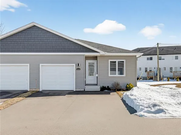 28 Aime St, Dieppe, NB E1A 9M3