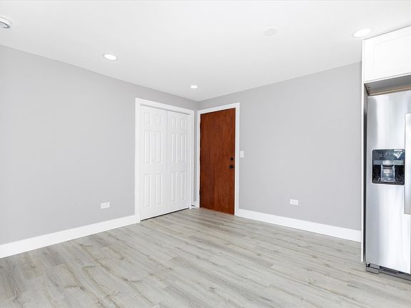 2nd image of 2317 N Neva Ave #315