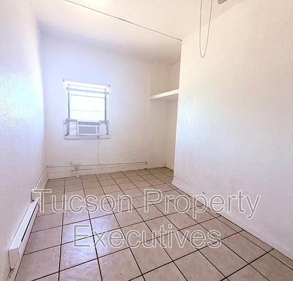 19 W Veterans Blvd #6 — Photo 6