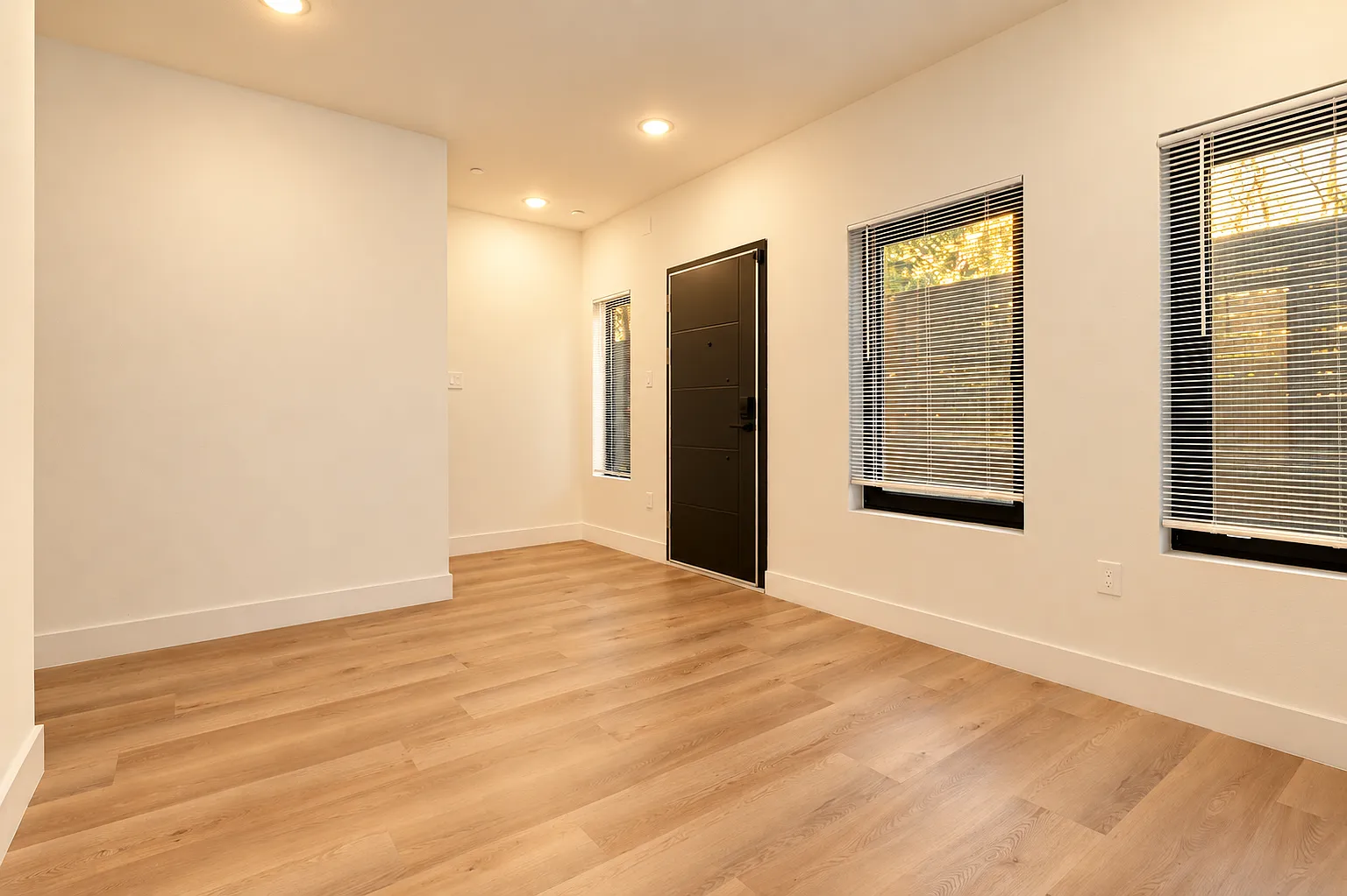 2 bed, 2.5 bath, 2001 sqft, $3,500 — Photo 4