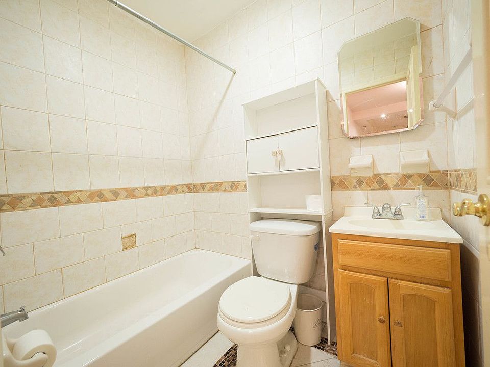 1st image of 437 Dekalb Ave APT 2R