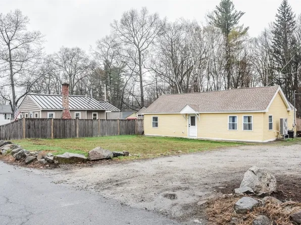51 Richardson Ave, Dracut, MA 01826