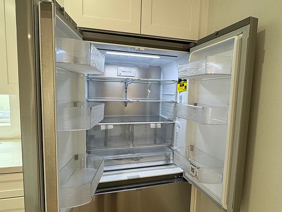 5th image of 740 Elkington Ave Unit B