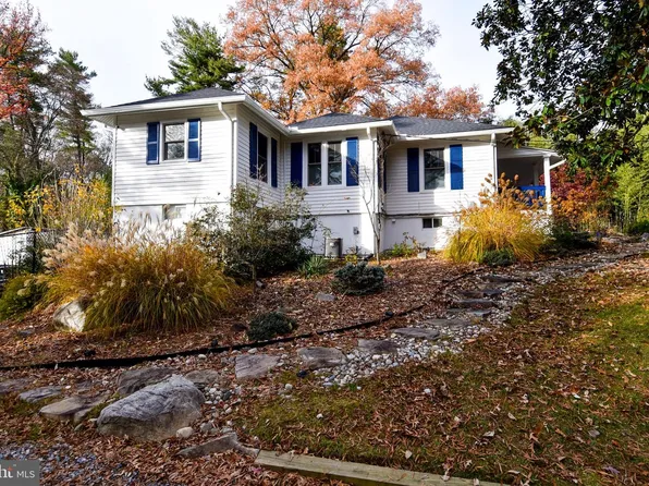 6112 Naval Ave, Lanham, MD 20706