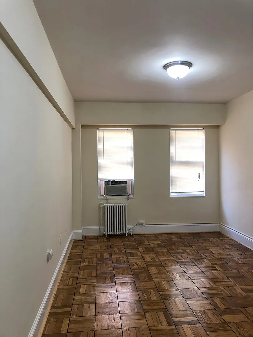 Q Street Apartments — Photo 2