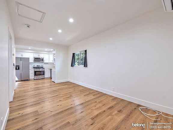 4th image of 8835 Paso Robles Ave #1/2