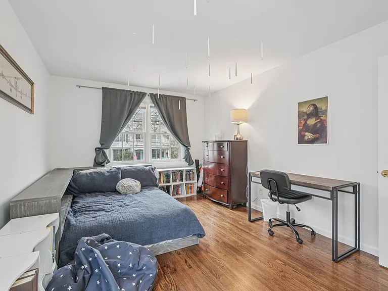 9 Oakwood Ave — Photo 35