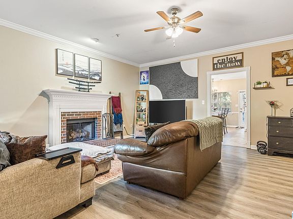 4th image of 141 Timberleaf Cir