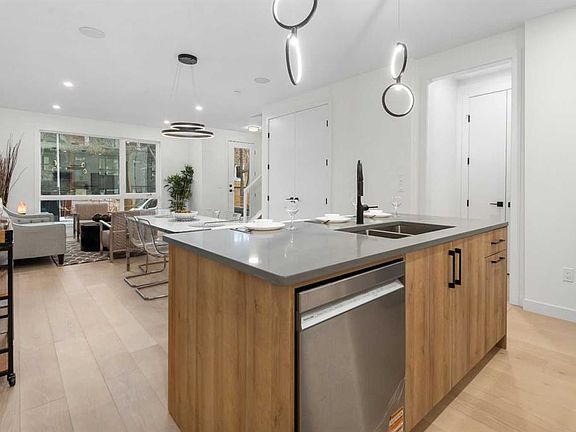 5th image of 3719 14a St SW