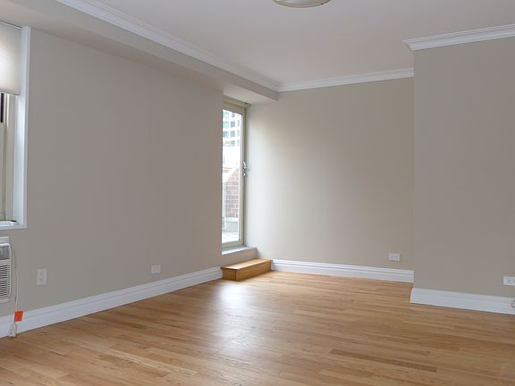 5th image of 310 Greenwich St APT 6C