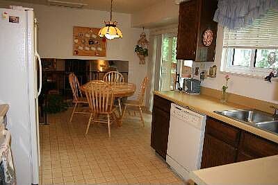 Kitchen & Eating Space