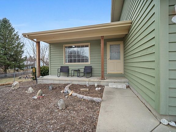 2nd image of 303 Jo Ann Ct