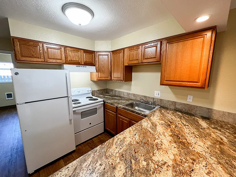 2865 Front St NE #3B — Photo 8
