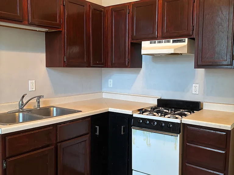 2413 Dupont Ave S #2 — Photo 12