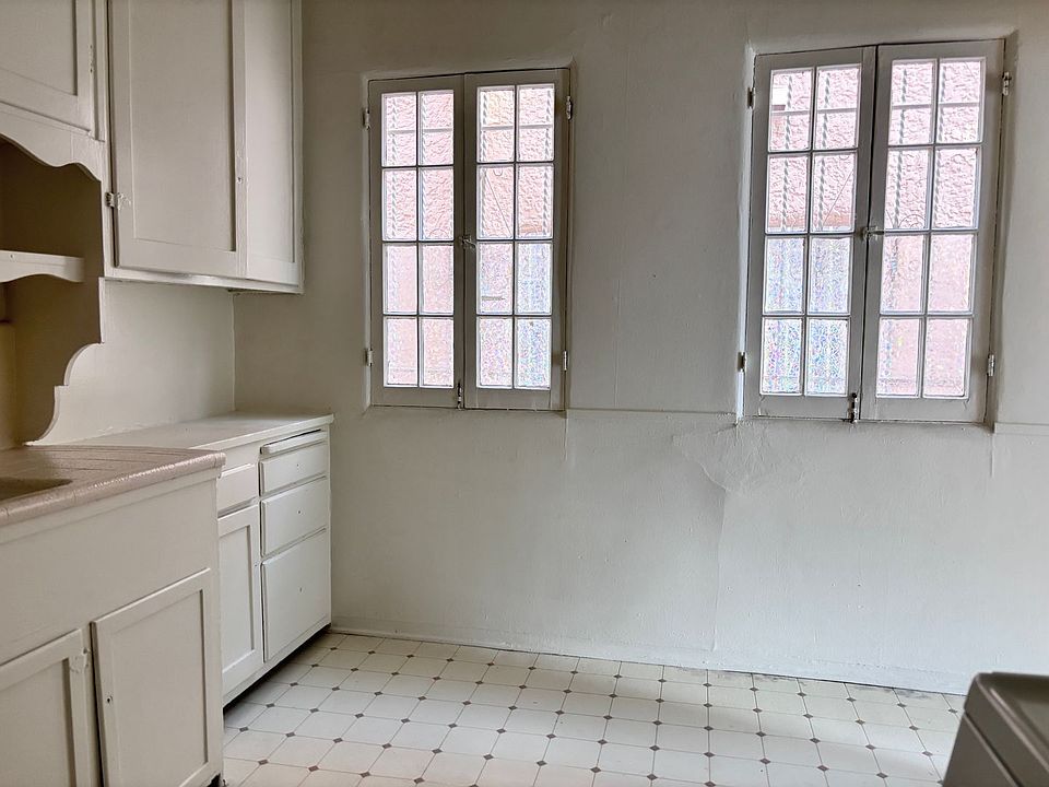 1st image of 418 N Hayworth Ave APT 1