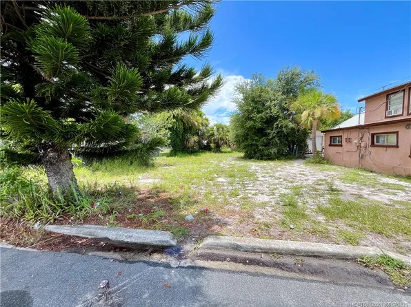 709 SE East Ave, Stuart, FL 34994