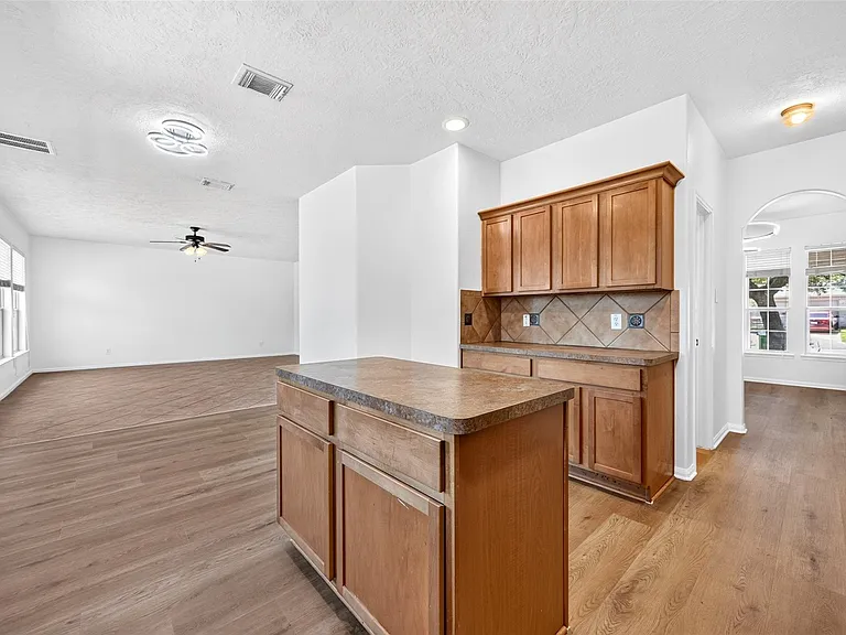 19246 Hopeview Ct — Photo 18