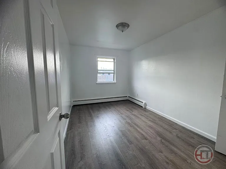 1537 McDonald St #2 — Photo 7