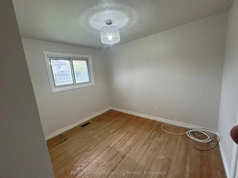 6 Montgomery St #MAIN FLOOR — Photo 6
