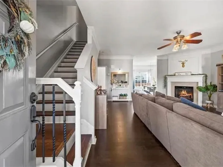 615 Market Place Ln — Photo 3
