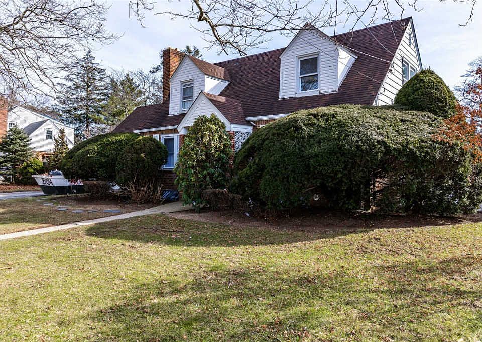 1st image of 714 Henry St