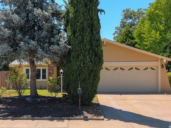 4th image of 8412 Menke Way
