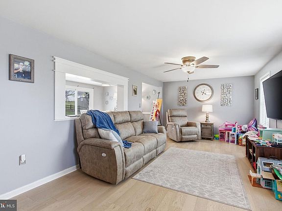 2nd image of 410 Shorbs Hill Rd