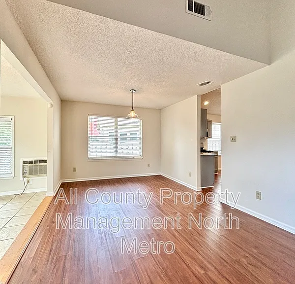 310 Tanners Xing — Photo 16