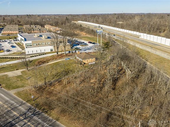 3rd image of 704 W Galbraith Rd