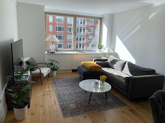 3rd image of 201 E 86th St APT 11E