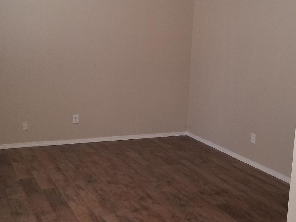 2nd image of 501 Texas St NE APT 106