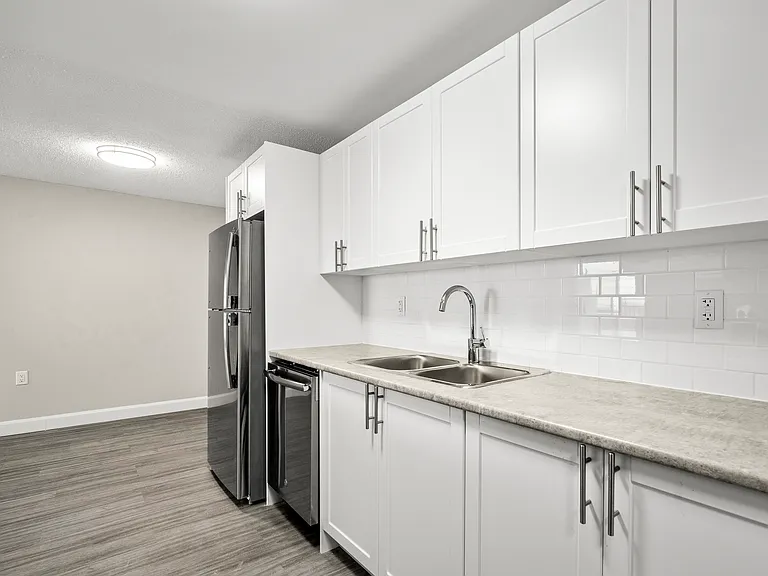 11 Derby Ln — Photo 9