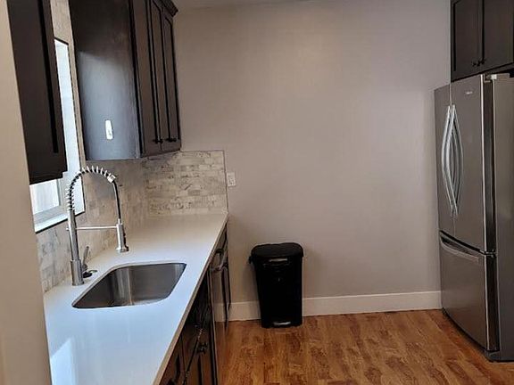 5th image of 5716 Case Ave