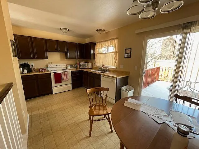 103 Starline Ave — Photo 9