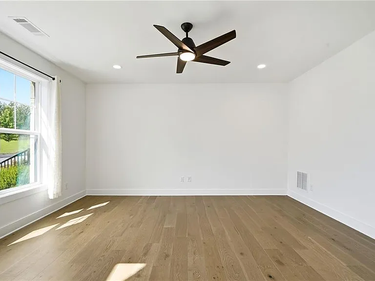 2042 Juliet Ave — Photo 9